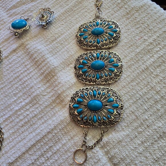 Vintage Turquoise & Silver 3-Piece Necklace, Bracelet and Earring Set - Picture 6 of 15
